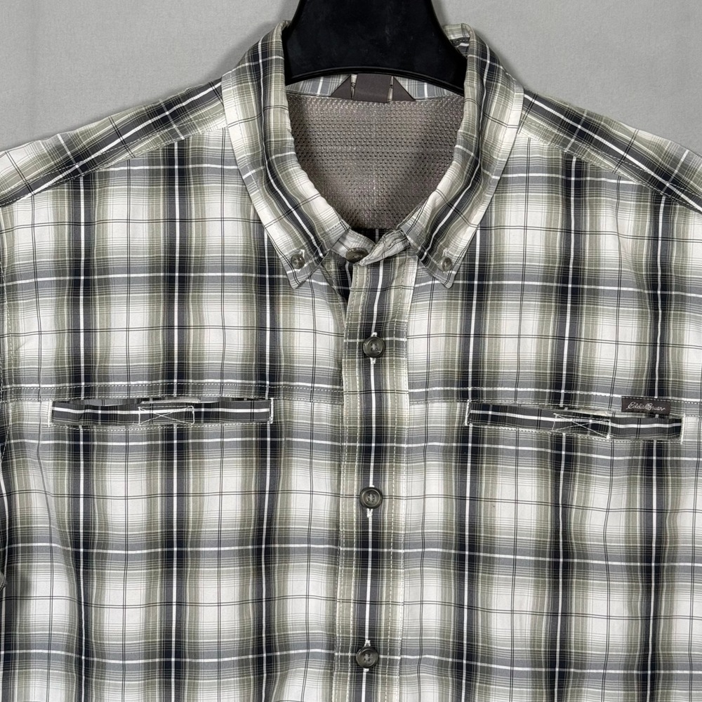Eddie Bauer Mens Grey Plaid Short Sleeve Button Down Shirt Medium Hiking Mesh - Picture 2 of 8